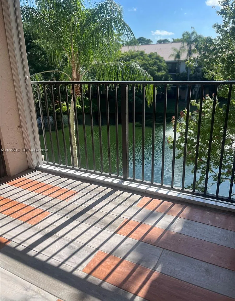 Grand Marquis Condo Homes — Photo 3