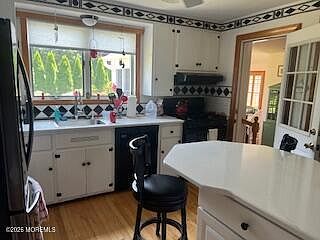 4th image of 317 Pitney Ave