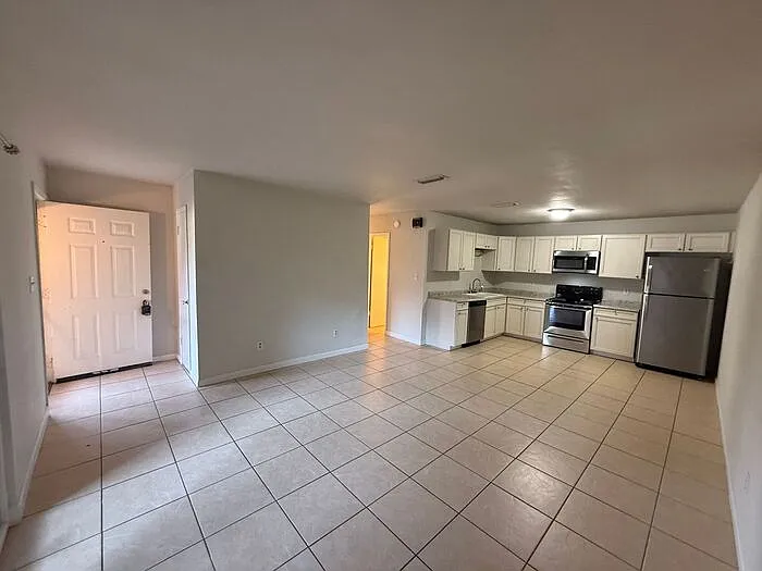 3399 Green Briar Cir #2 — Photo 4