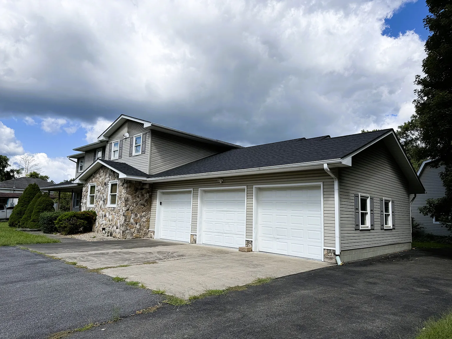 4 bed, 3244 sqft, $1,950 — Photo 3