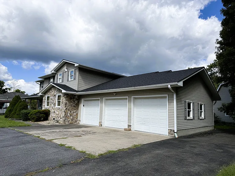 1087 Pea Ridge Rd — Photo 3