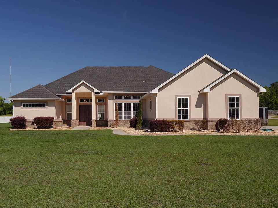 1st image of 152 SW Nightshade Dr