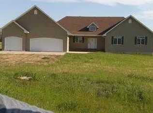 3120 N Serenity Dr, Watertown, SD 57201