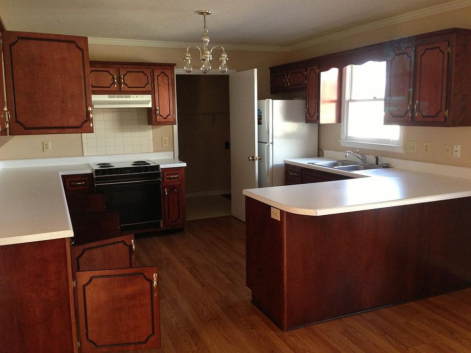 2nd image of 3302 N Henderson Way
