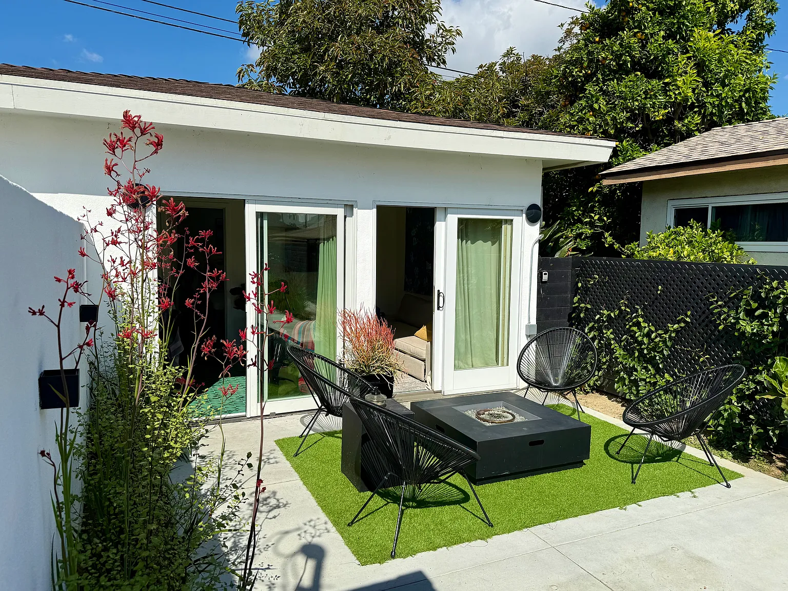 1 bed, 400 sqft, $2,600 — Photo 2