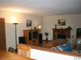 813 Surrey Meadows Ct, Ballwin, MO 63021