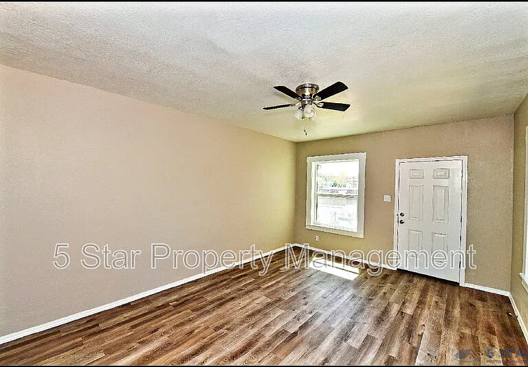 615 Arizona Ave #2 — Photo 9