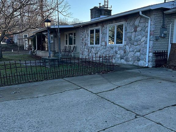 4th image of 753 Vaniman Island Dr