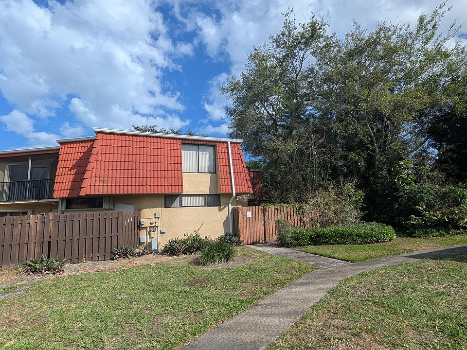 1st image of 22970 Oxford Place #D