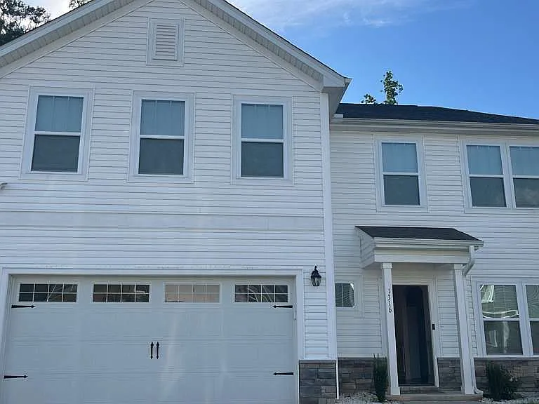 1316 Amos Park St — Photo 1