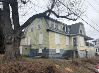 10 School St, Johnston, RI 02919