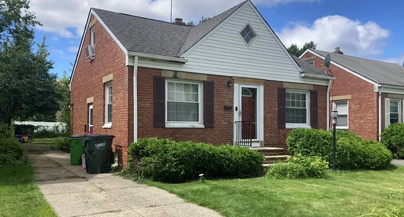 3 bed, 1174 sqft, $1,100 — Photo 2