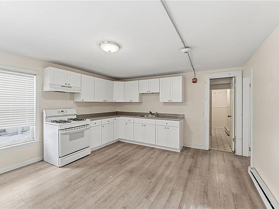 3rd image of 271 Elm St