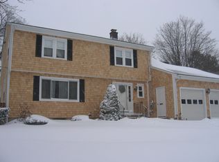 50 Town House Rd, East Providence, RI 02914