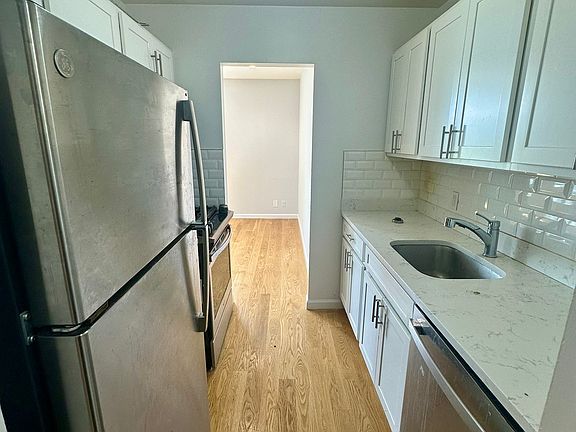 3rd image of 555 E 78th St APT 5B