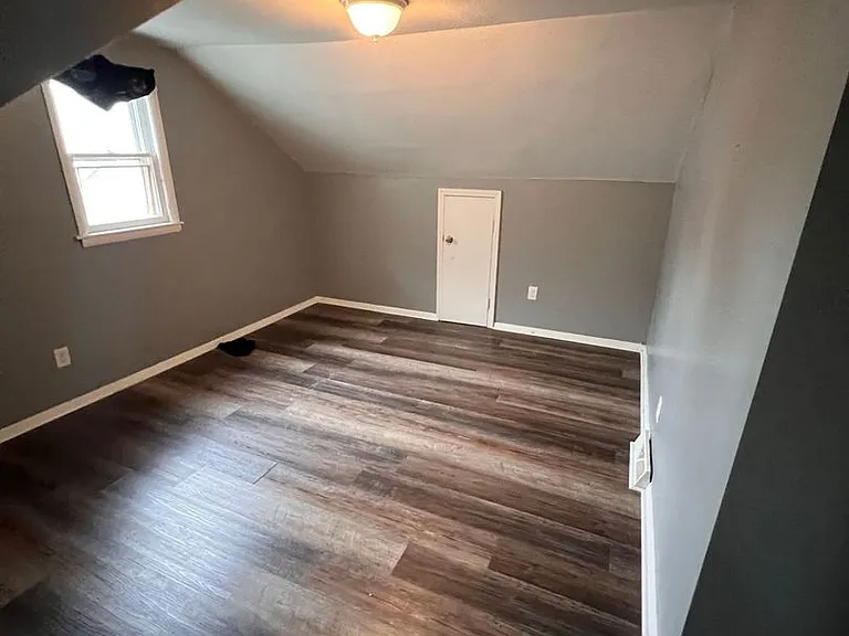 Hosmer Ave. 6606-6608 — Photo 10
