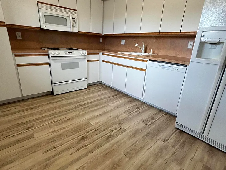 555 Oaks Ln #309 — Photo 4