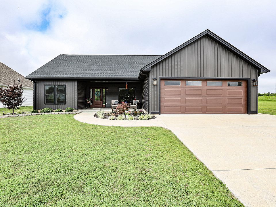1st image of 307 Parkway Dr
