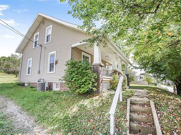 2nd image of 411 Fowlers Ln