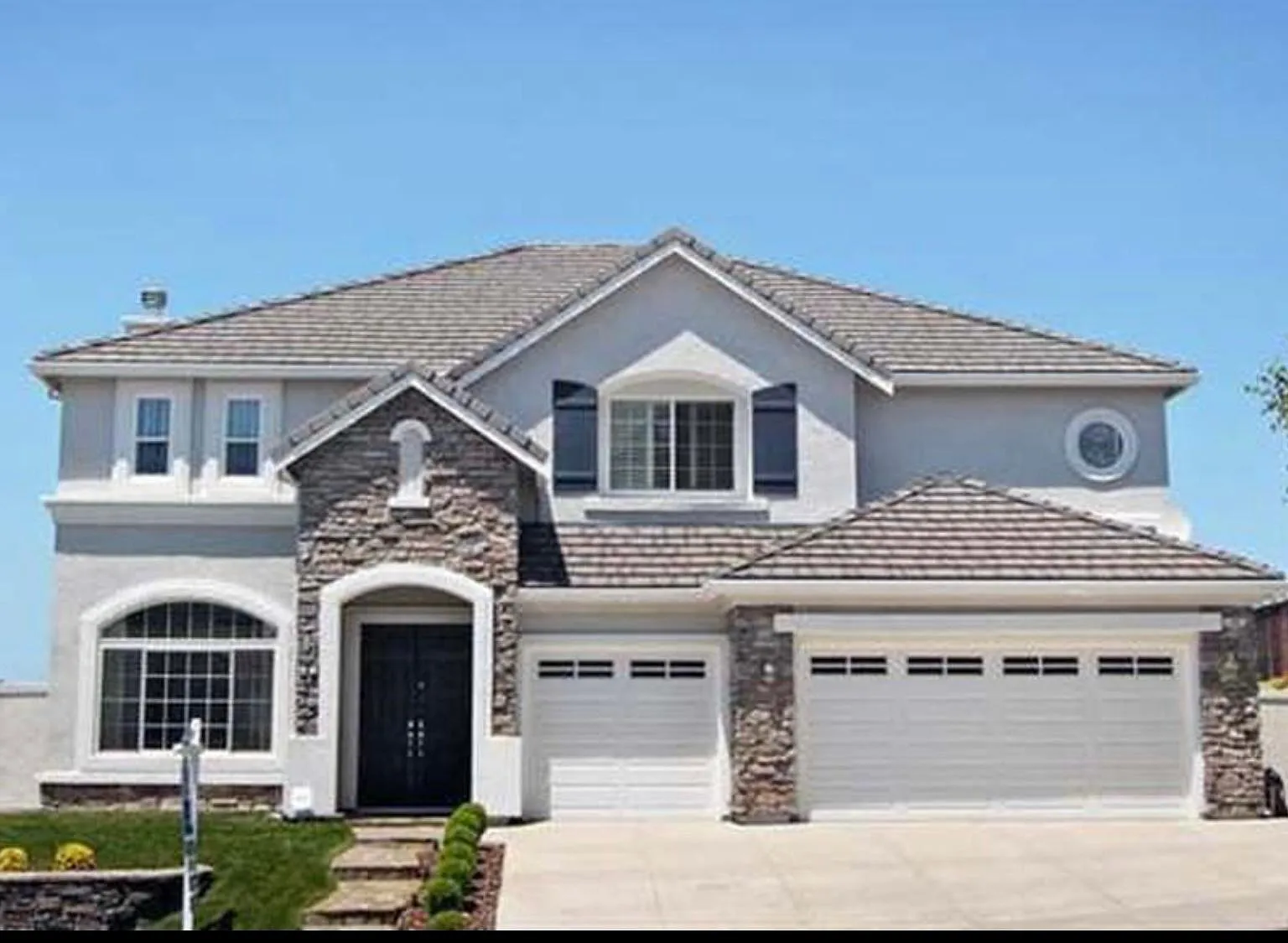 1007 Rolling Woods Way — Photo 1