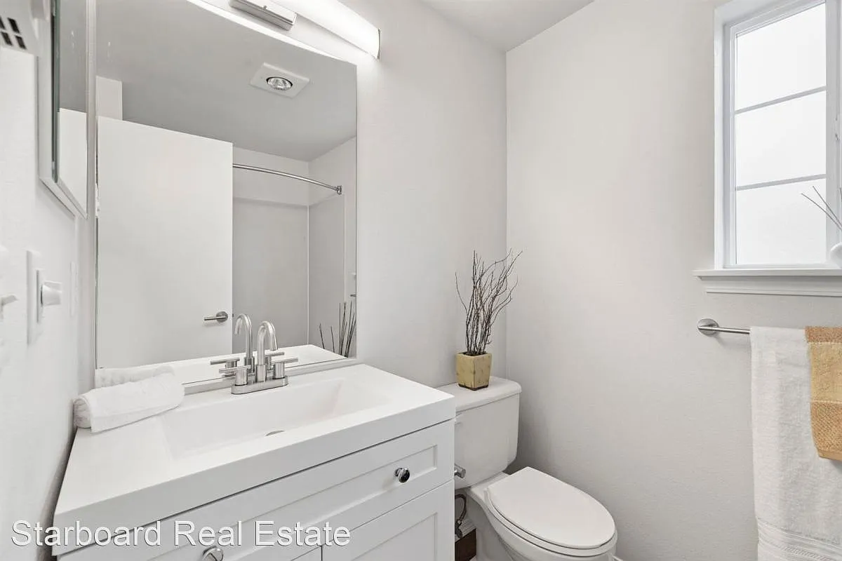 Water's Edge Townhomes — Photo 3
