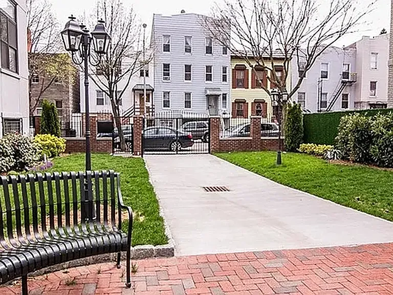 119 Eagle St #1B — Photo 9