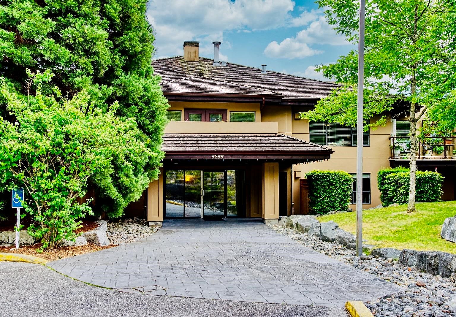 5855 Cowrie St 304, Sechelt, BC V7Z 0K1 MLS R2816615 Zillow