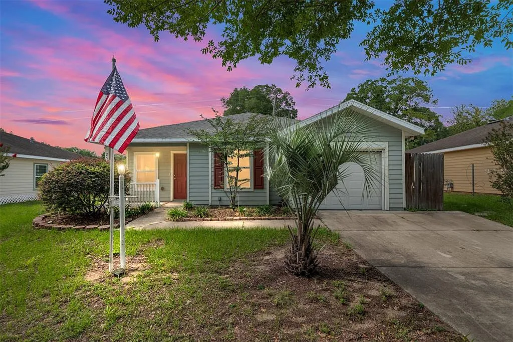 3 bed, 2.0 bath, 1177 sqft, $2,160 — Photo 1