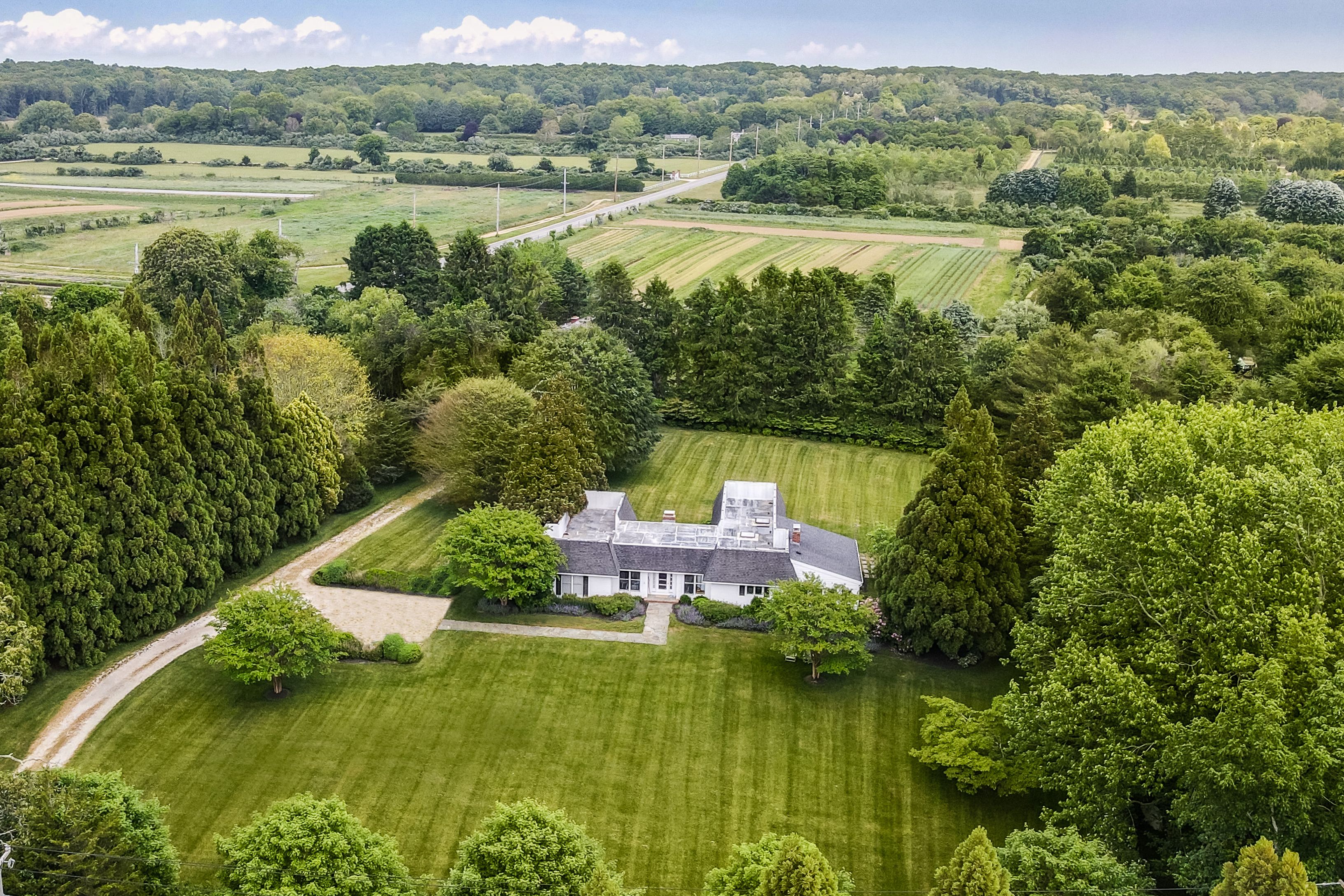 176 Windmill Ln, Amagansett, NY 11930 Out East