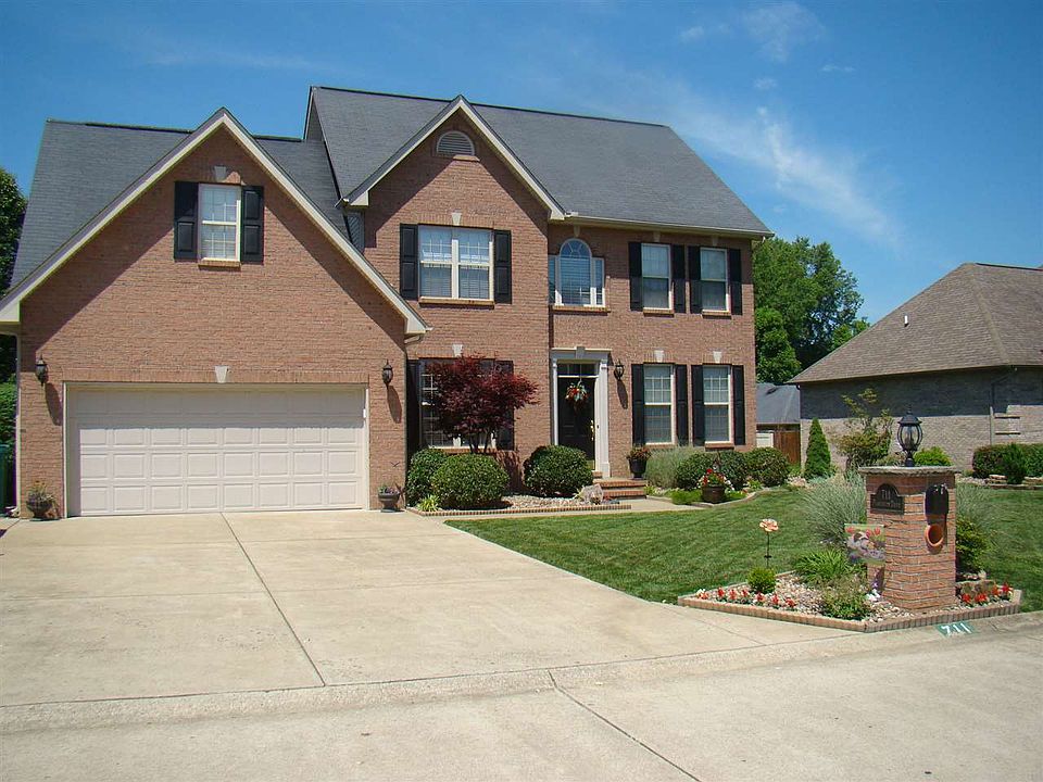 1st image of 711 Plantation Dr