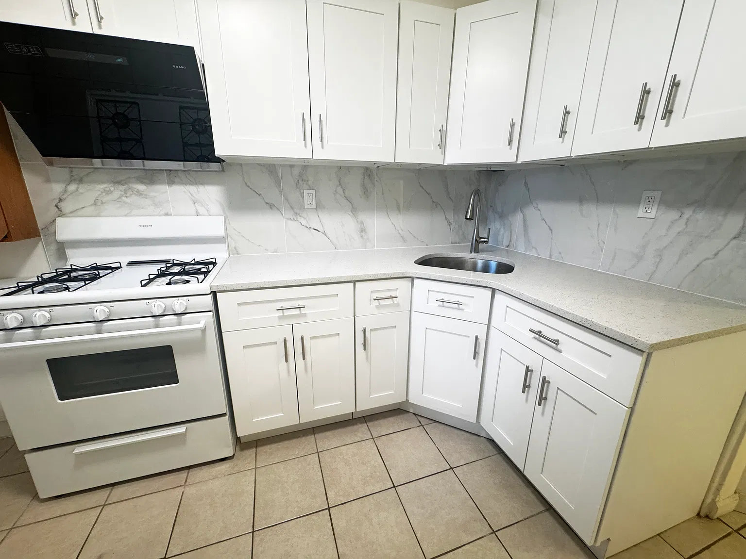 1 bed, 600 sqft, $1,850 — Photo 2