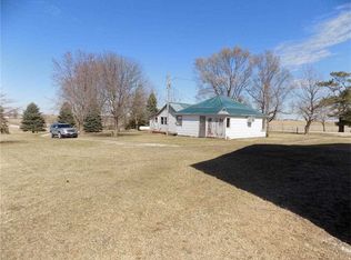 5045 28th Ave, Walker, IA