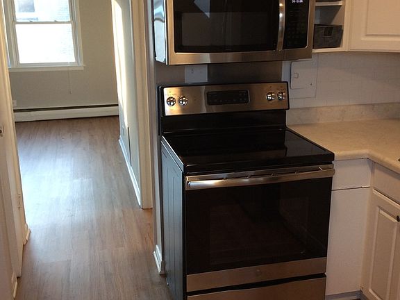 5th image of 1114 W Hawthorne St APT E