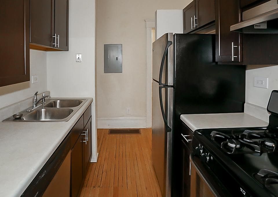 1st image of 3525 N Wilton Ave APT 1R