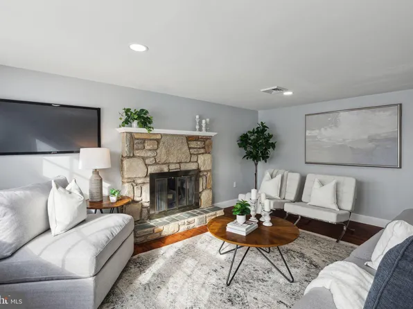 585 Moyer Rd, Souderton, PA 18964