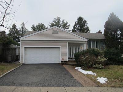 52 Netto Ln, Plainview, NY, 11803