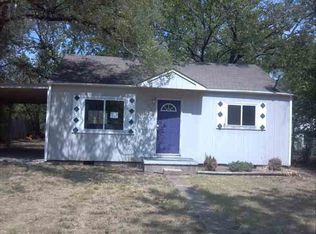 1026 SE Pinecrest Dr, Topeka, KS 66605