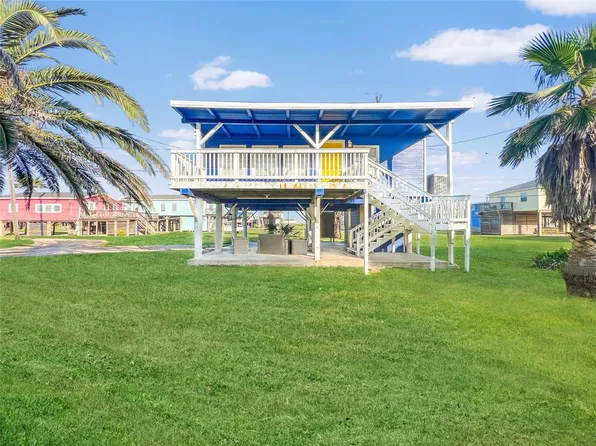 313 Breezeway Street, Freeport, TX 77541