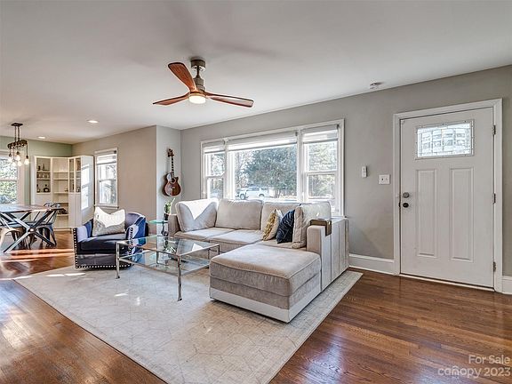 4th image of 511 Stilwell Oaks Cir