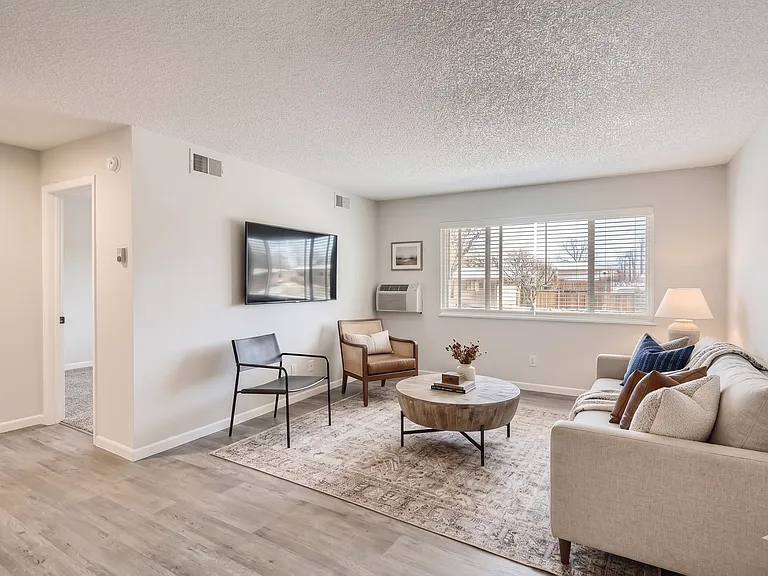 2102 Carmel Dr #206 — Photo 4