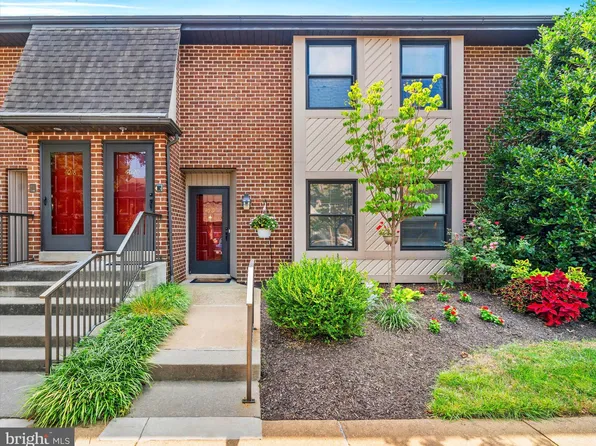 4019 Society Dr, Claymont, DE 19703