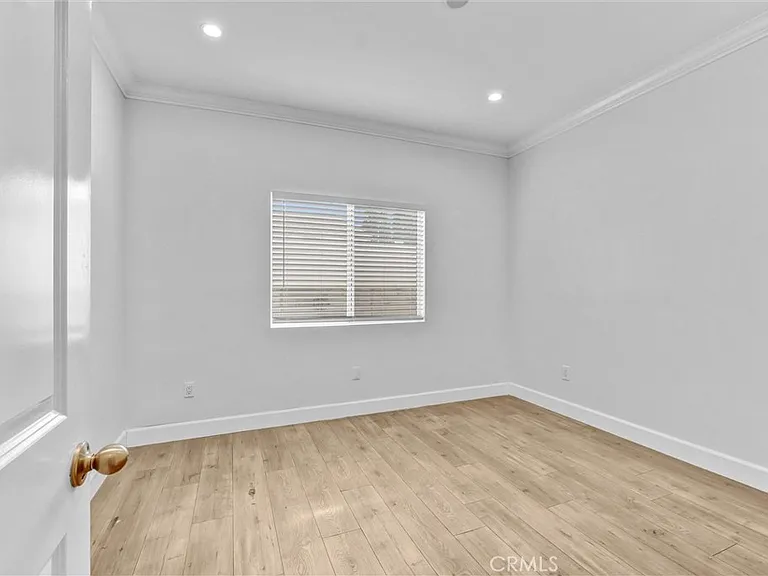 6711 Clybourn Ave — Photo 20