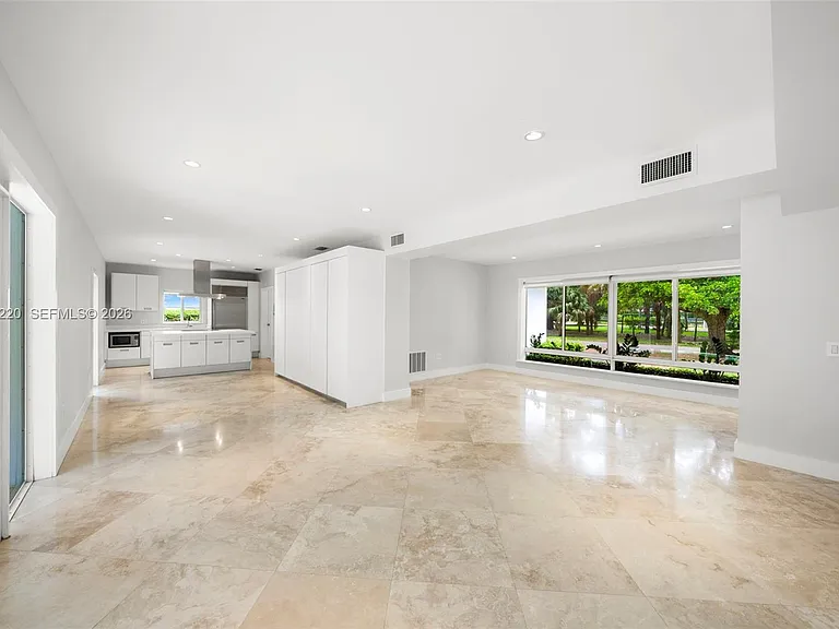 5510 Orduna Dr — Photo 6