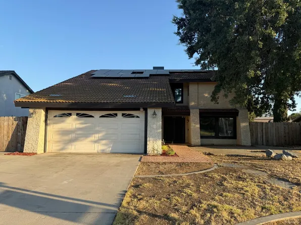 833 Mike Ln, Lemoore, CA 93245