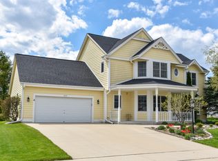 3114 Fox Ridge Dr, Waukesha, WI 53189