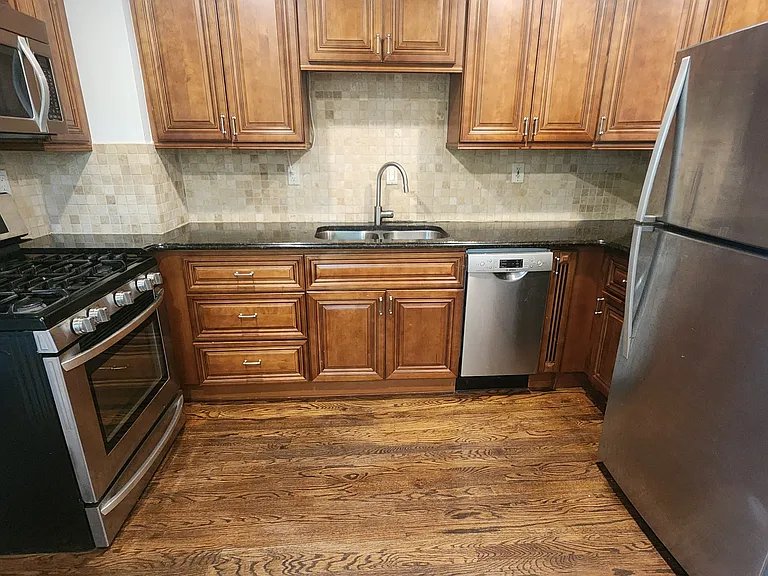 30066 Brentwood St — Photo 6