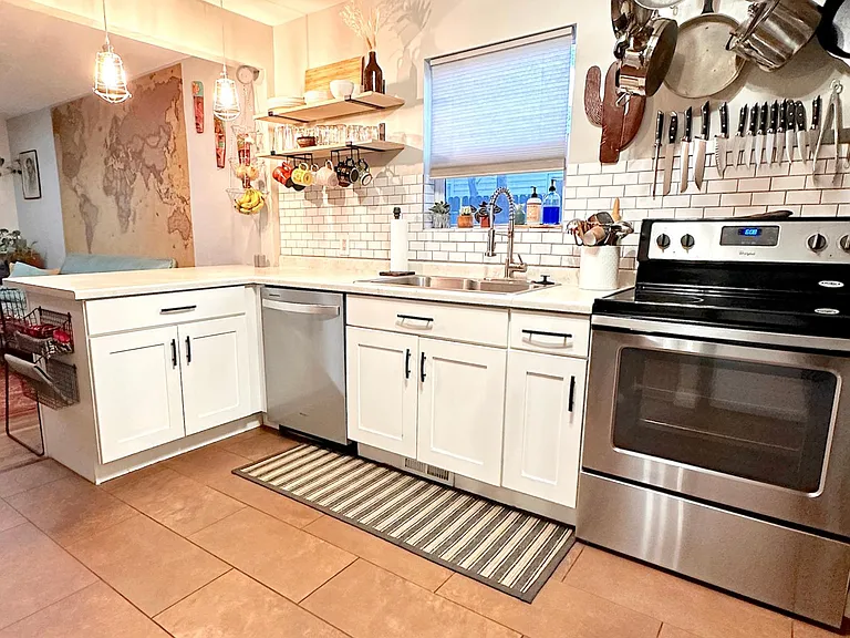 1022 S Pueblo St — Photo 2