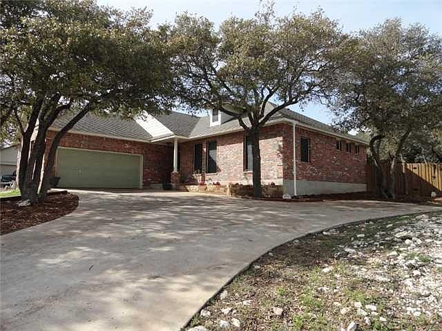 1st image of 903 Oakwood Dr