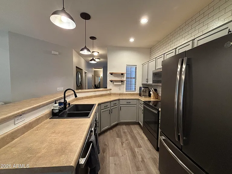 948 E Savannah Dr — Photo 11