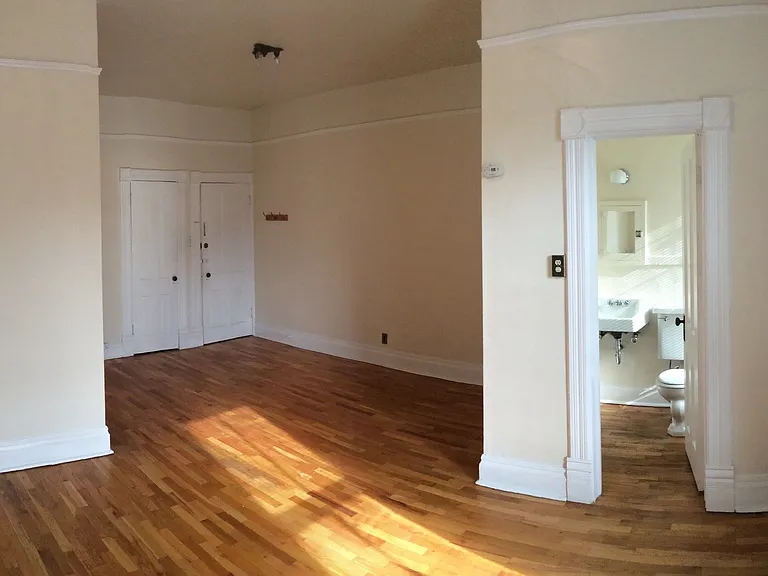 1032 Pine — Photo 6